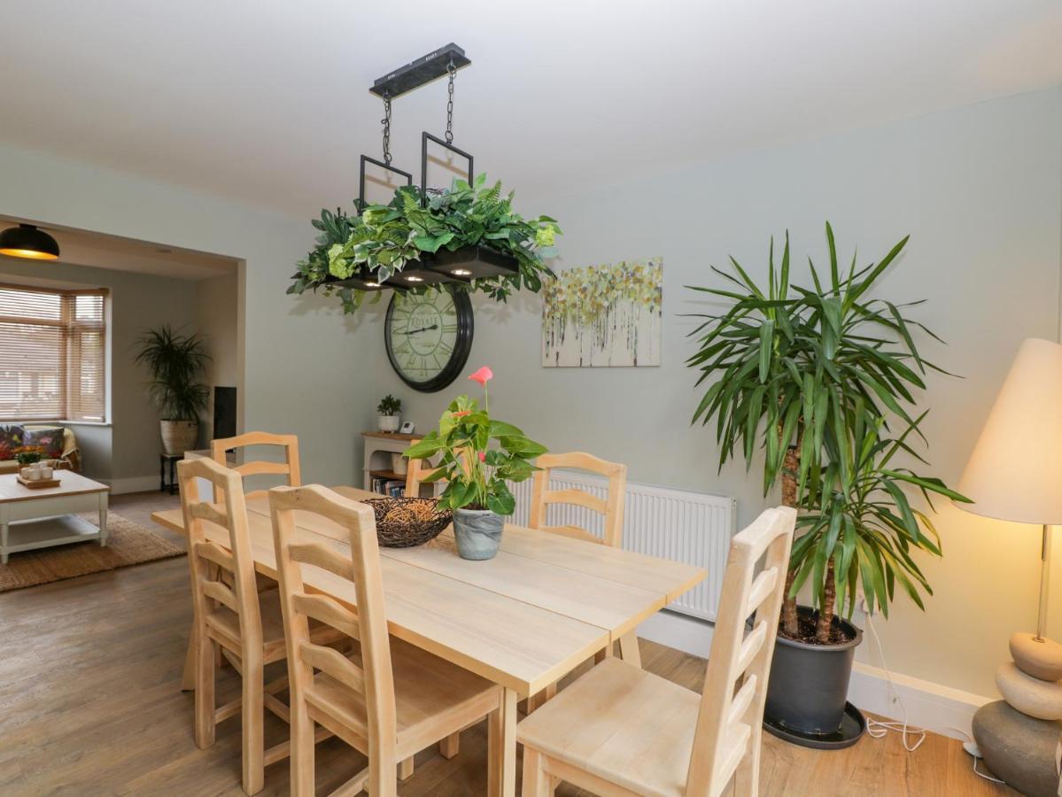 הוילה קורשם Birch House מראה חיצוני תמונה